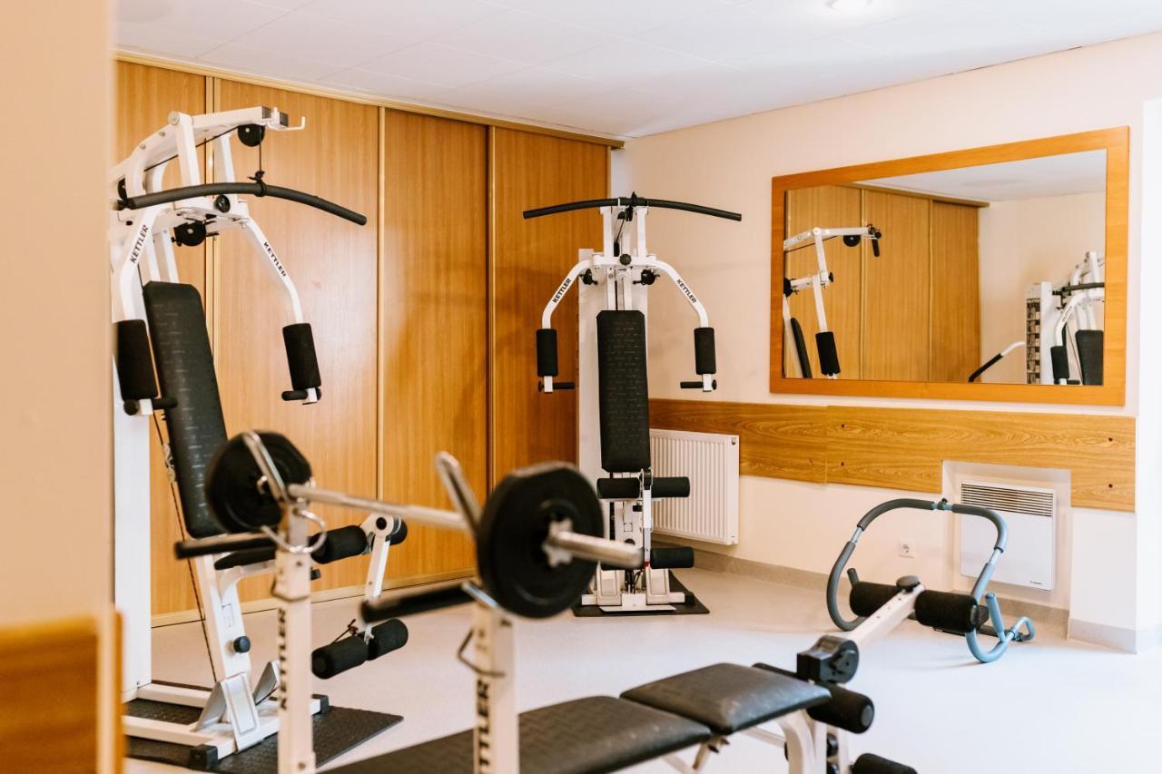 Osrodek Szkoleniowo Wypoczynkowy Roznow Hotel Bagian luar foto