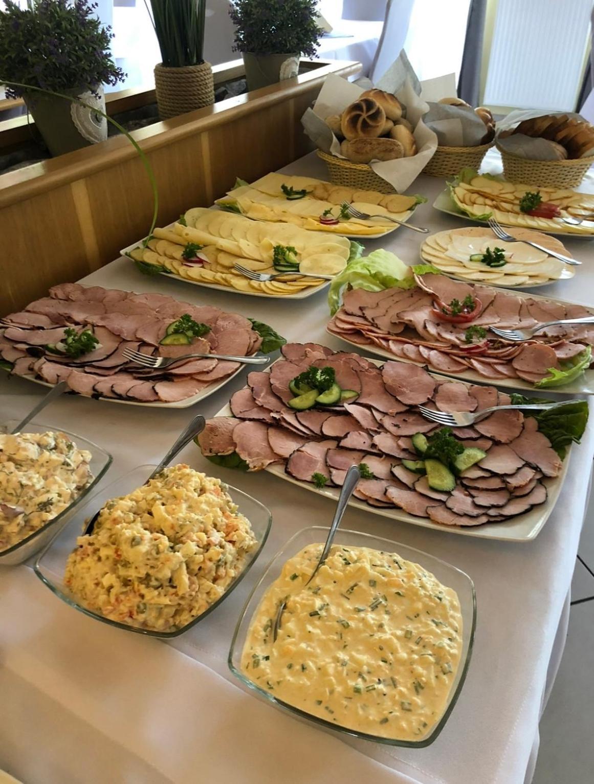 Osrodek Szkoleniowo Wypoczynkowy Roznow Hotel Bagian luar foto